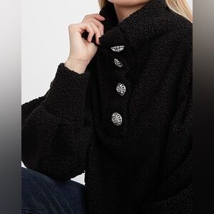 NWT Sherpa Pullover with Jewl Buttons